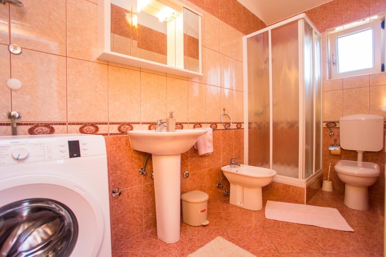 Lorena Apartman *